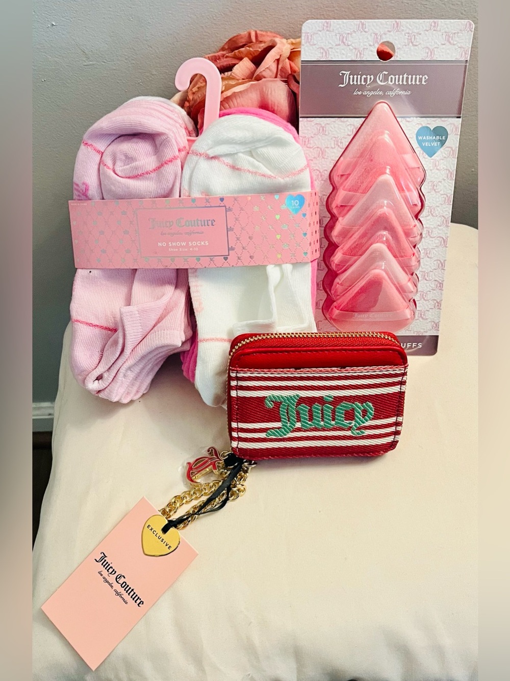 JUICY COUTURE Y2K NWT 3-Piece Bundle. Wristlet, Footies, & Velvet Makeup Puffs